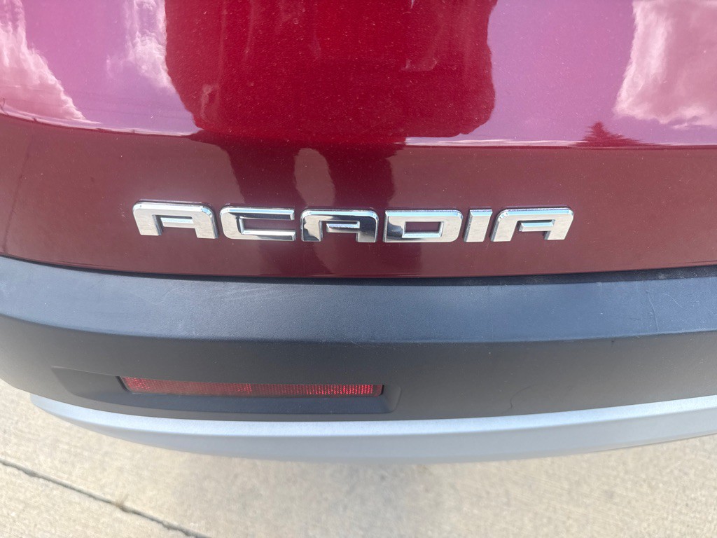 2018 GMC Acadia Image 11