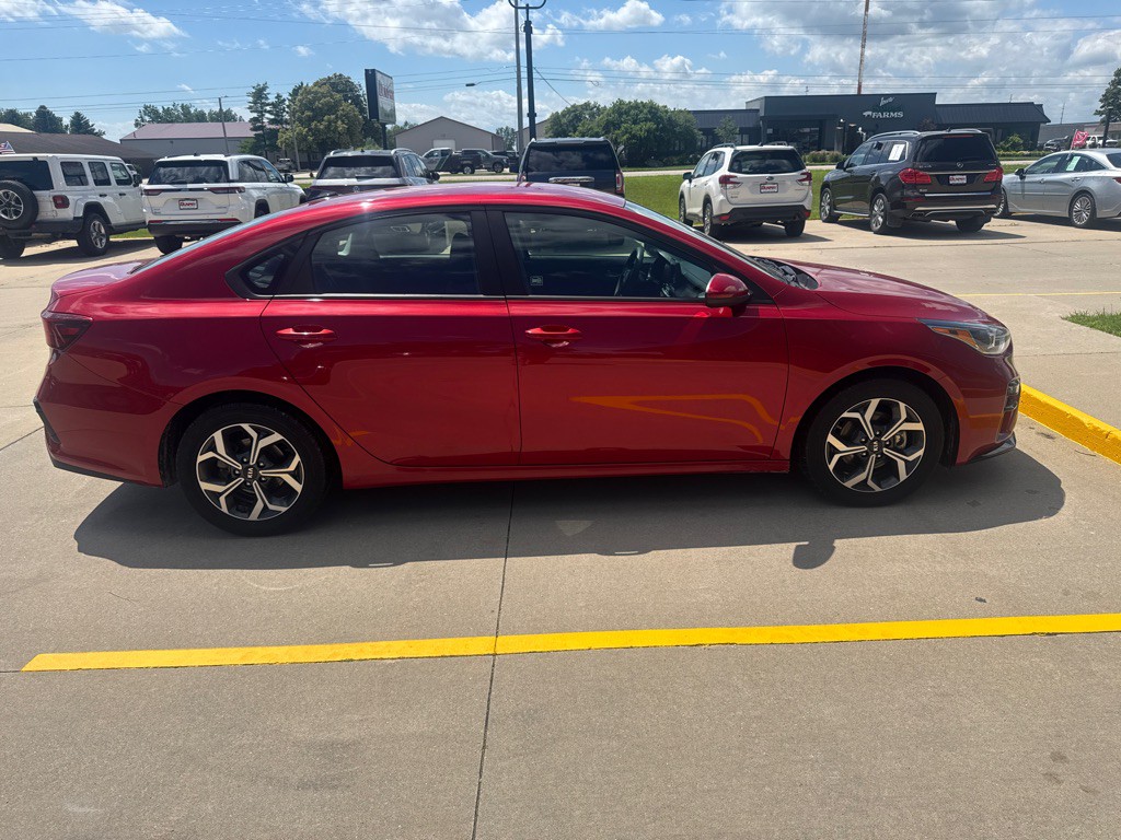 2019 Kia Forte Image 2