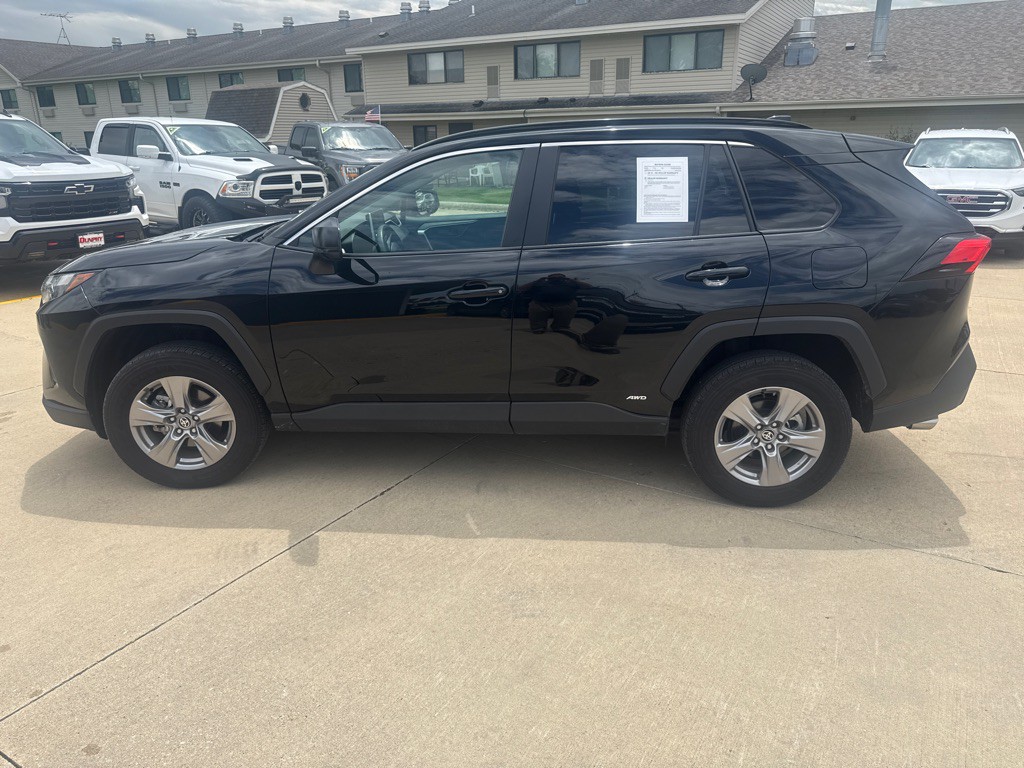 2025 Toyota Rav4 Image 2