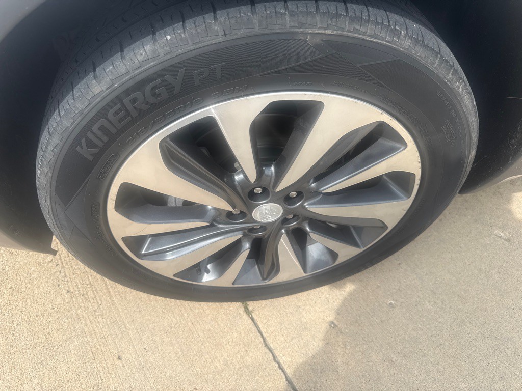 2018 Buick Enclave Image 9