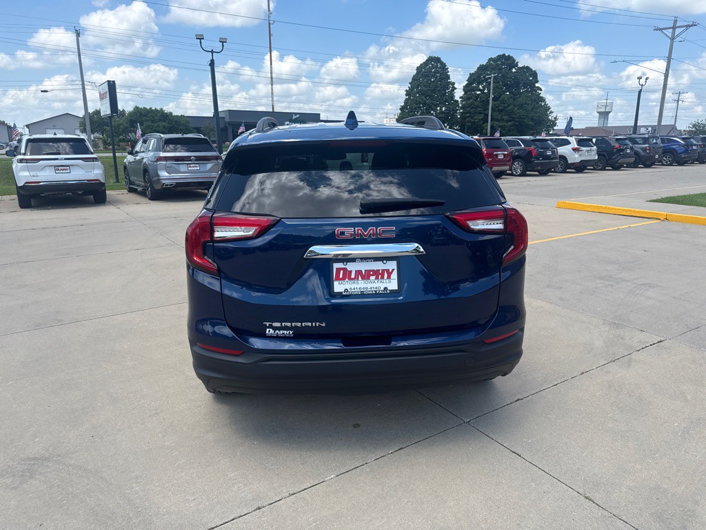 2022 GMC Terrain Image 5