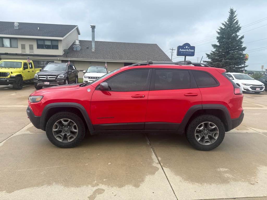 2019 Jeep Cherokee Image 2
