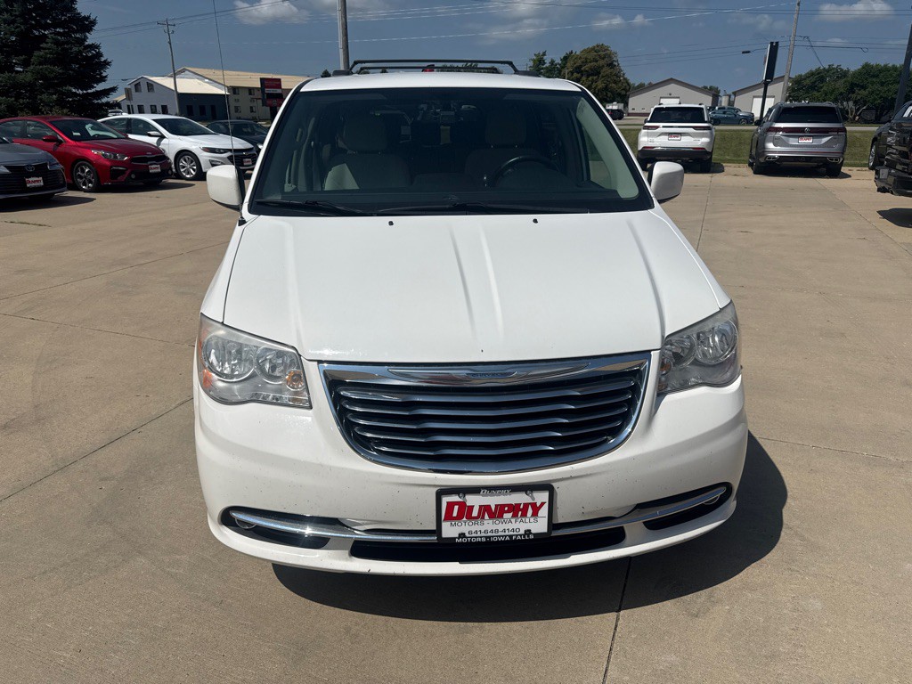 2011 Chrysler Town & Country Image 8