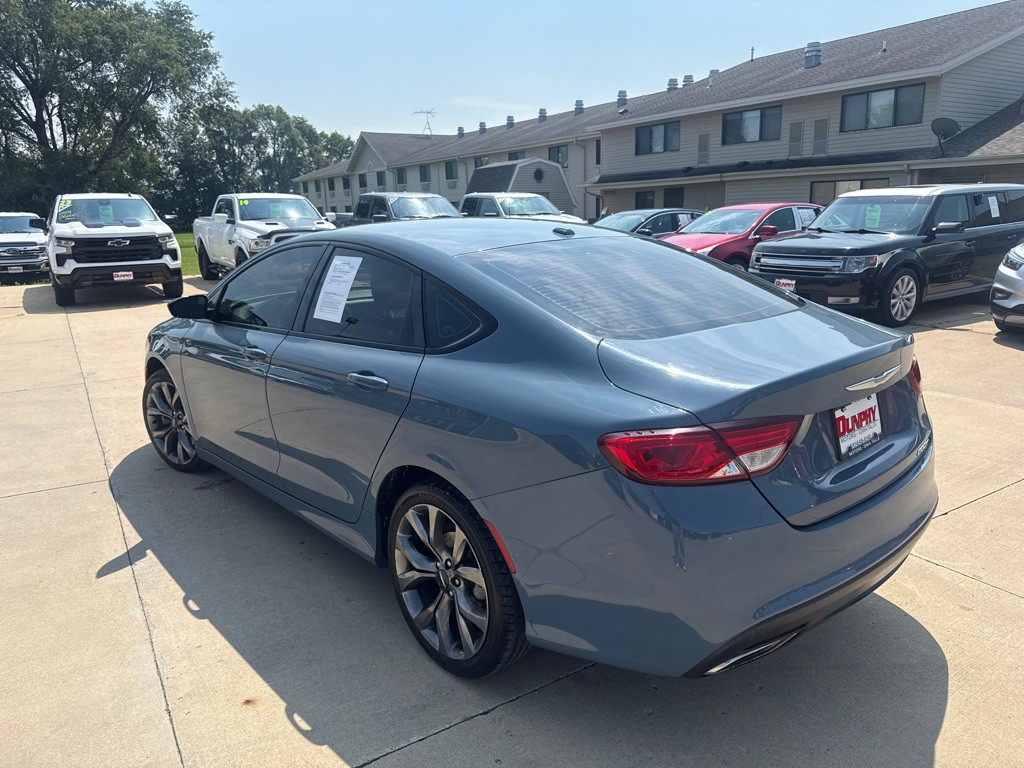 2015 Chrysler 200 Image 3