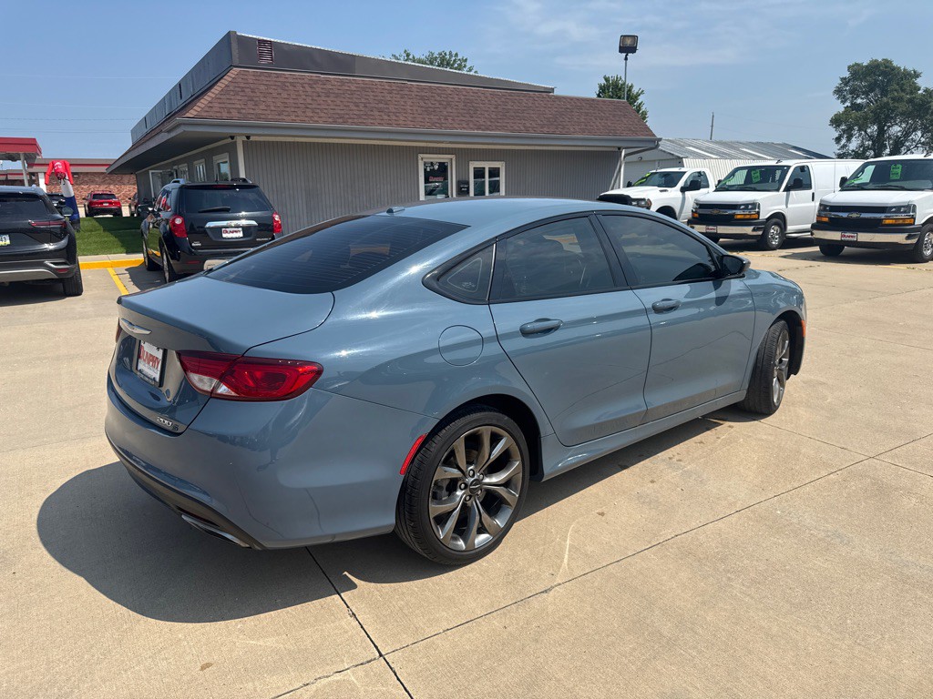 2015 Chrysler 200 Image 5
