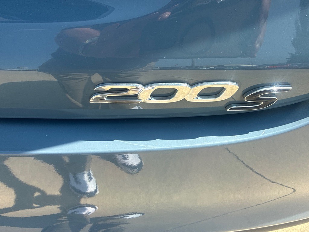 2015 Chrysler 200 Image 11