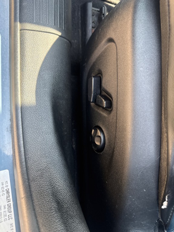 2015 Chrysler 200 Image 18