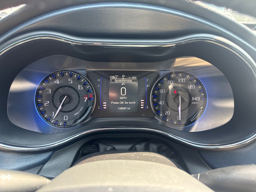 2015 Chrysler 200 Image 19