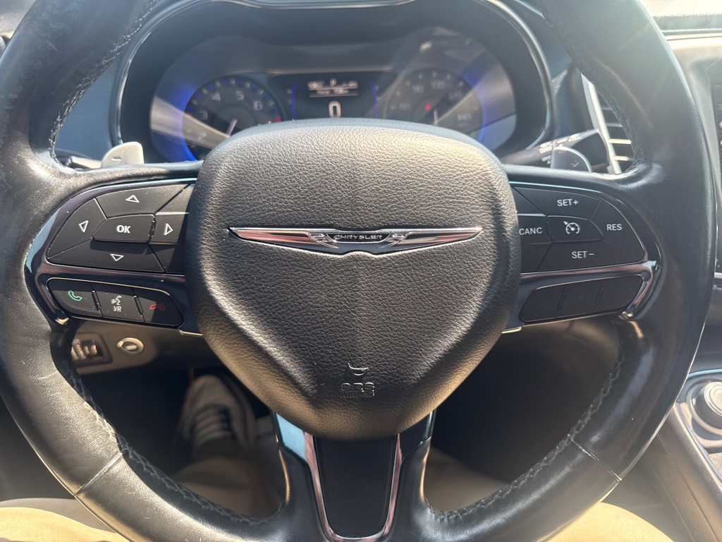 2015 Chrysler 200 Image 20