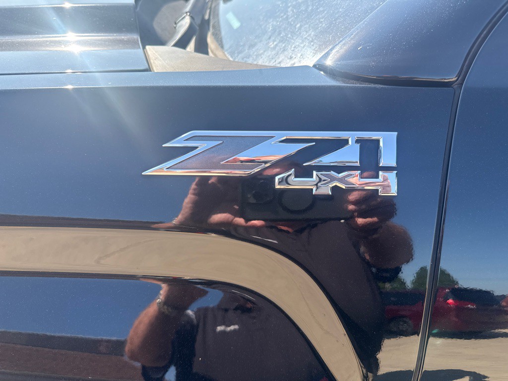 2015 GMC Sierra Image 12