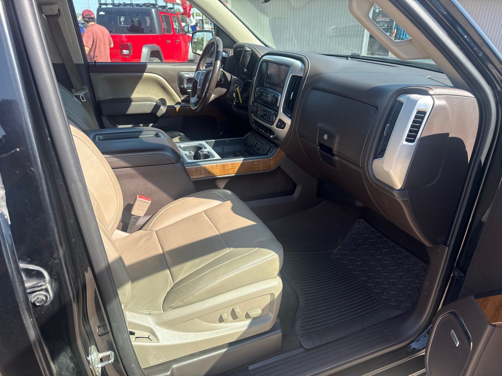 2015 GMC Sierra Image 18