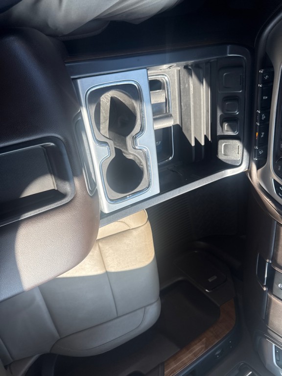 2015 GMC Sierra Image 32