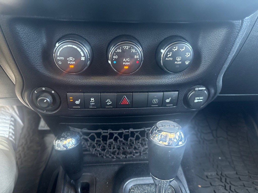 2015 Jeep Wrangler Unlimited Image 24