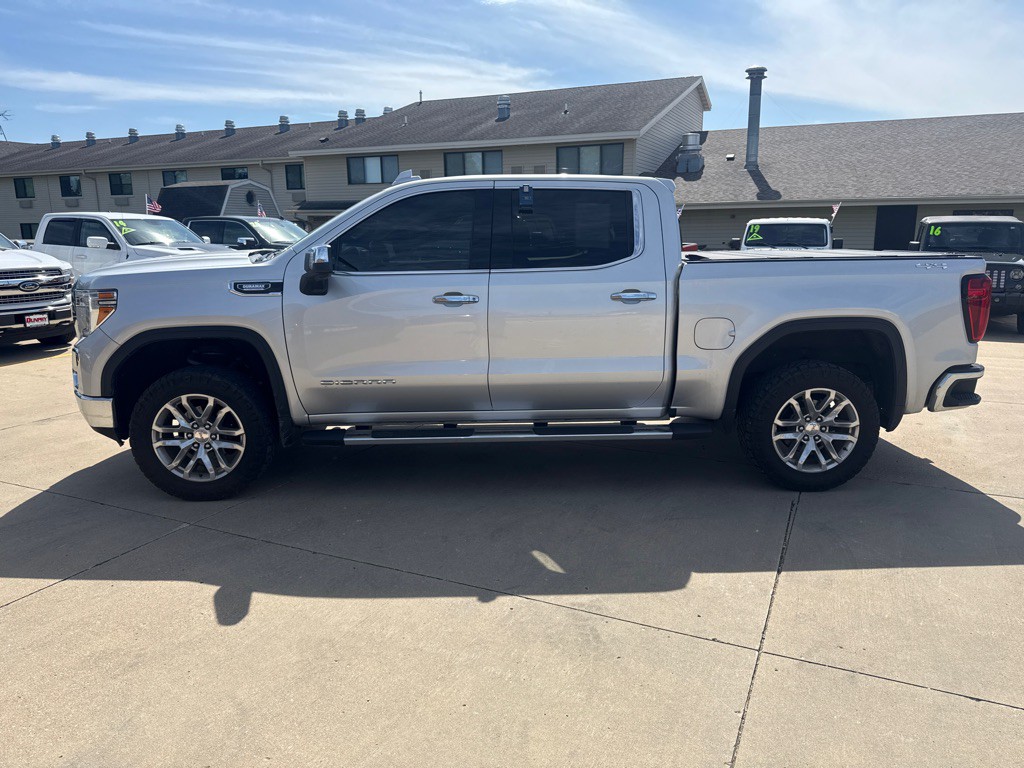 2021 GMC Sierra Image 2