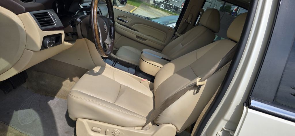2007 Cadillac Escalade Image 5