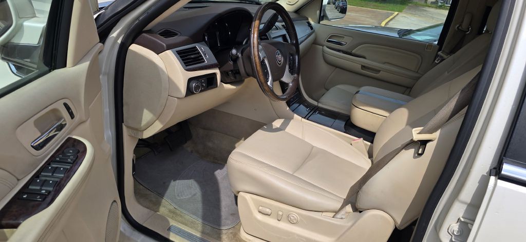 2007 Cadillac Escalade Image 9
