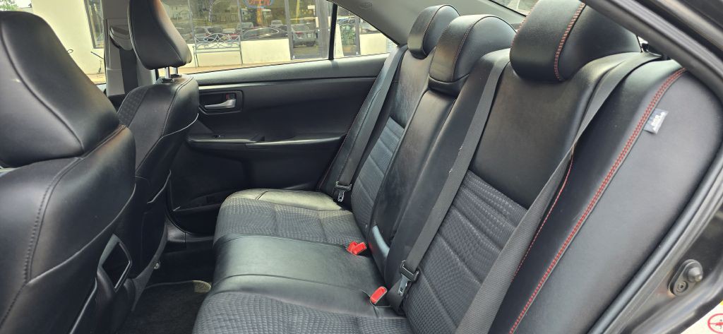 2015 Toyota Camry Image 6