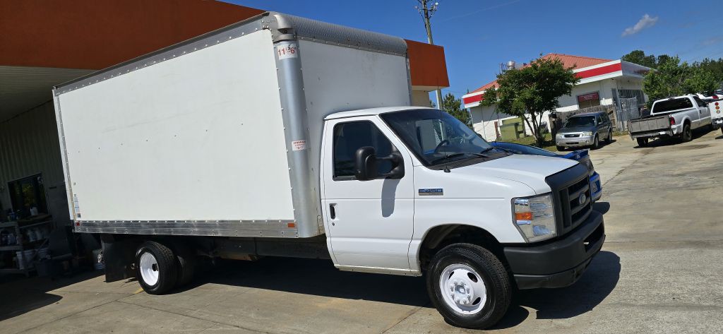 2019 Ford Econoline Image 2