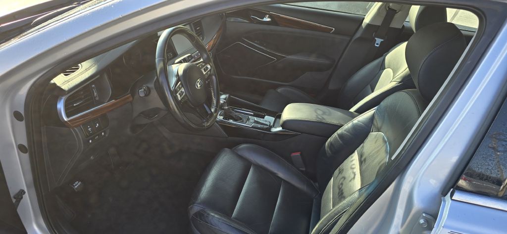 2017 Kia Cadenza Image 5