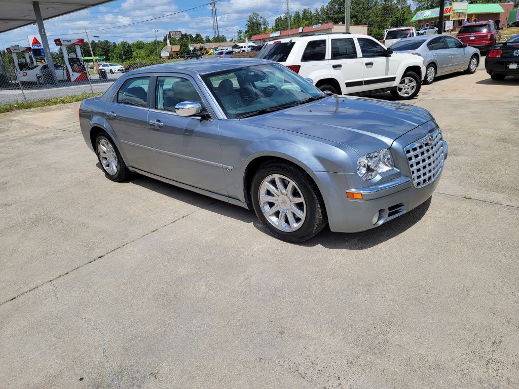 2006 Chrysler 300 Image 2
