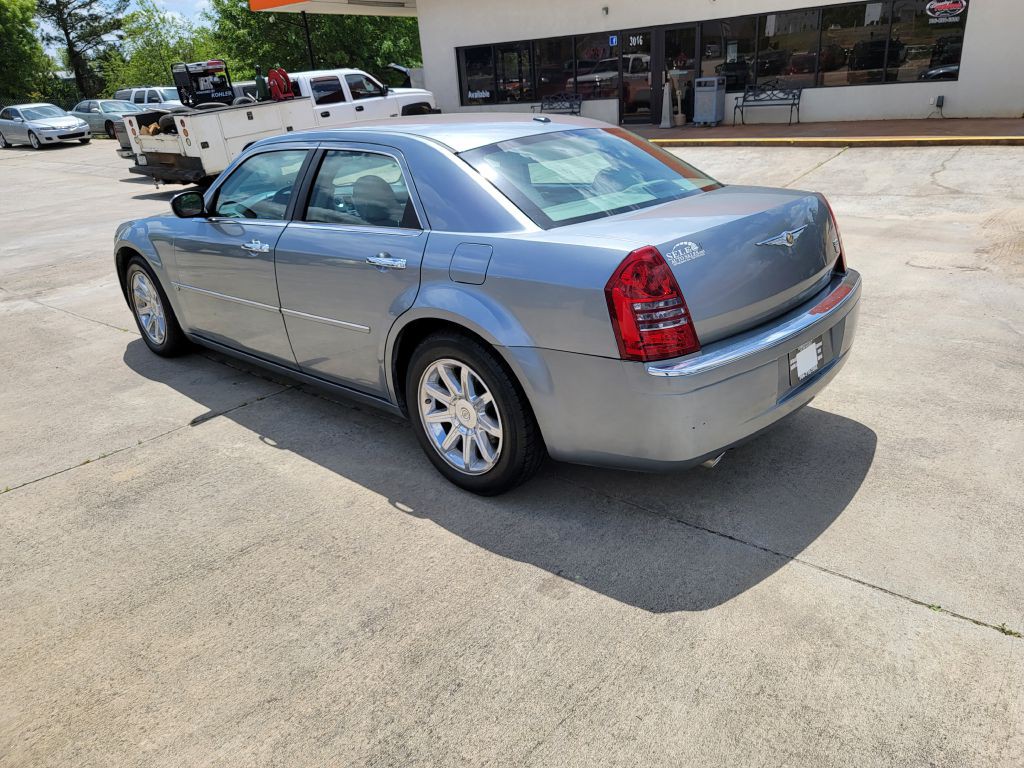 2006 Chrysler 300 Image 4