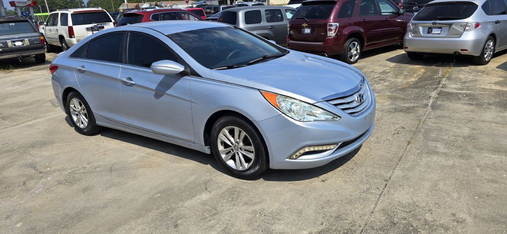 2012 Hyundai Sonata Image 2