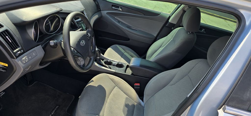 2012 Hyundai Sonata Image 7