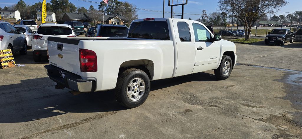 2007 Chevrolet Silverado 1500 Image 3