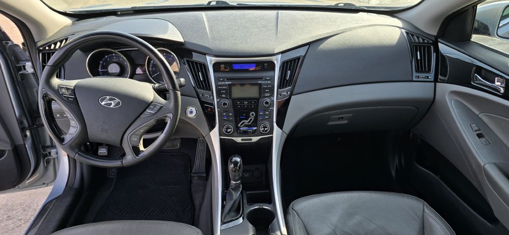 2013 Hyundai Sonata Image 8