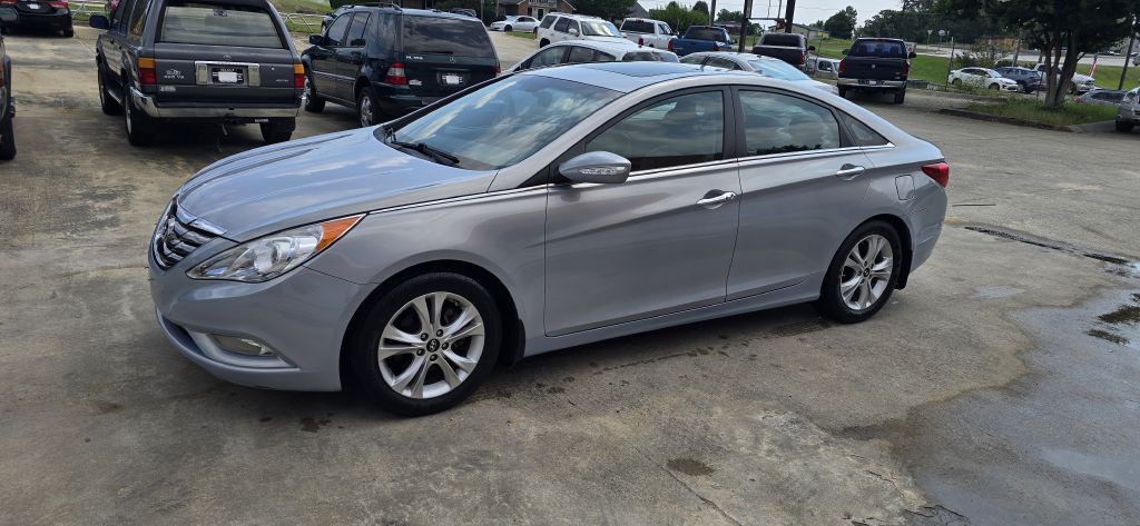 2013 Hyundai Sonata Image 1