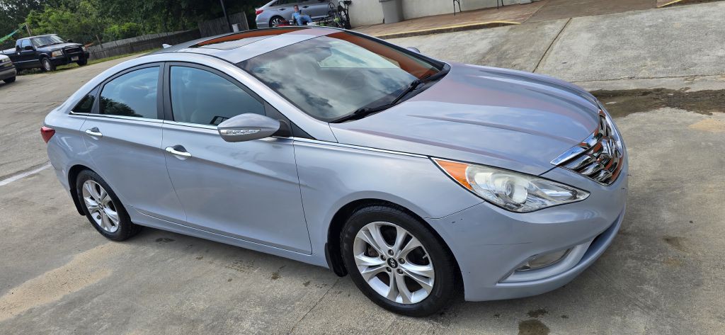 2013 Hyundai Sonata Image 2