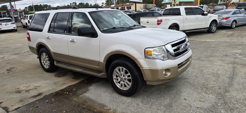 2011 Ford Expedition Image 2