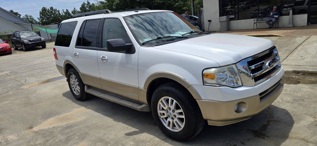 2011 Ford Expedition Image 2