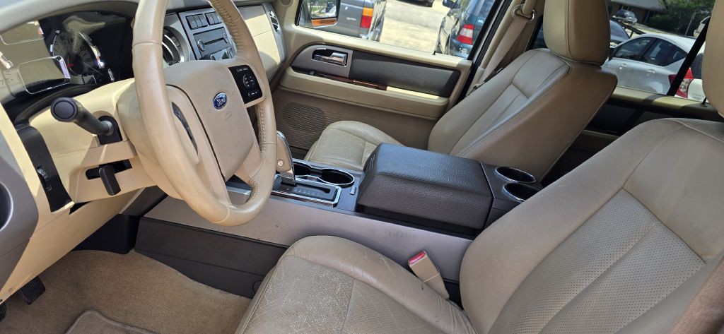 2011 Ford Expedition Image 8
