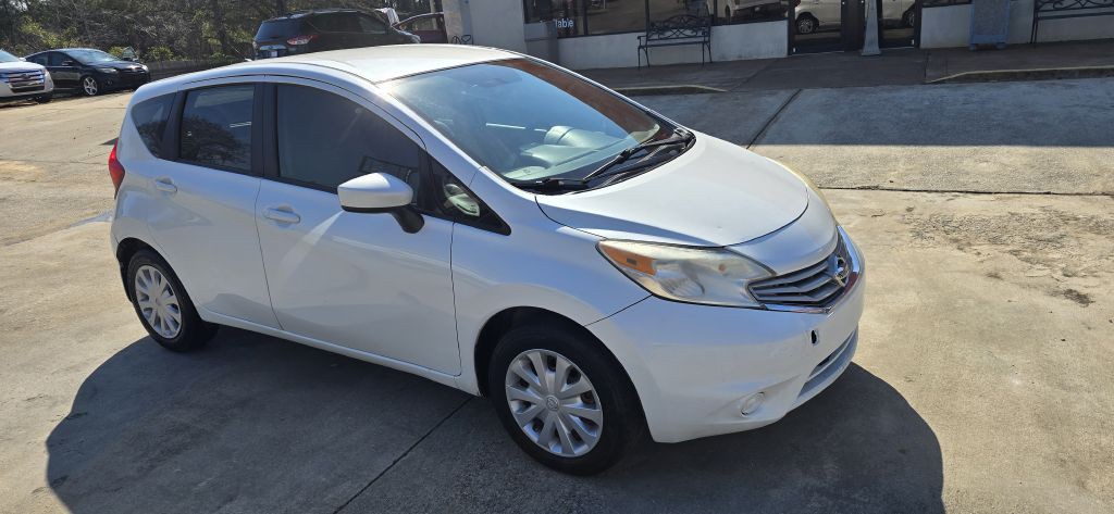 2015 Nissan Versa Image 1