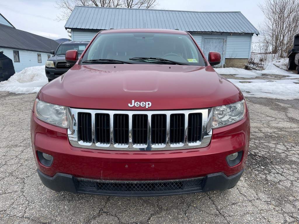 2011 Jeep Grand Cherokee Image 2