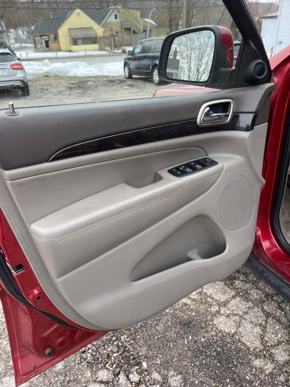 2011 Jeep Grand Cherokee Image 10