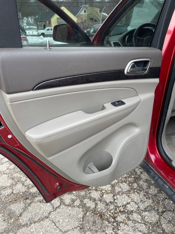 2011 Jeep Grand Cherokee Image 12