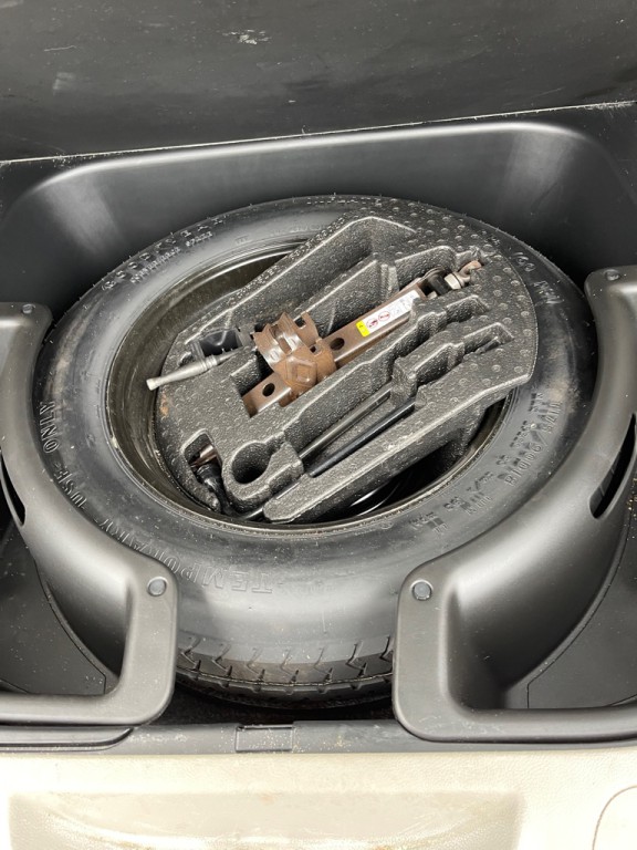 2011 Jeep Grand Cherokee Image 14