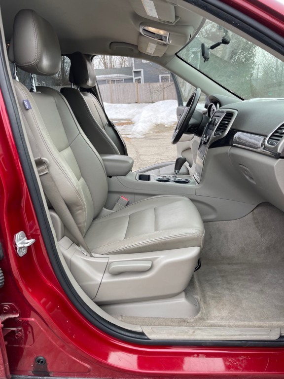 2011 Jeep Grand Cherokee Image 17