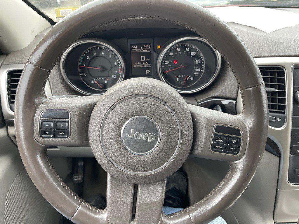 2011 Jeep Grand Cherokee Image 21