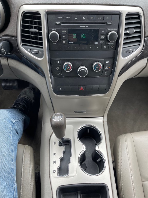 2011 Jeep Grand Cherokee Image 23