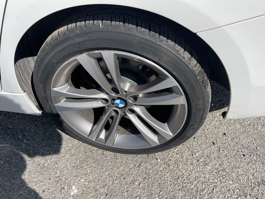 2017 BMW 3 Series Image 6
