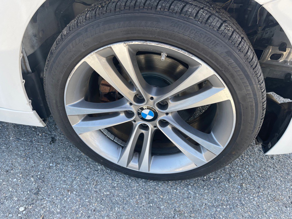 2017 BMW 3 Series Image 8