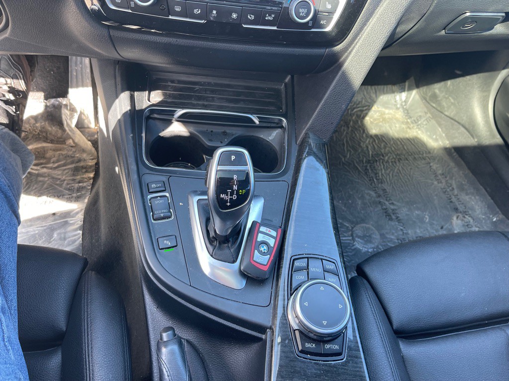 2017 BMW 3 Series Image 22