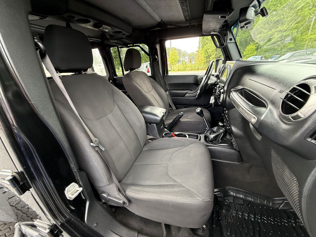 2017 Jeep Wrangler Unlimited Image 16