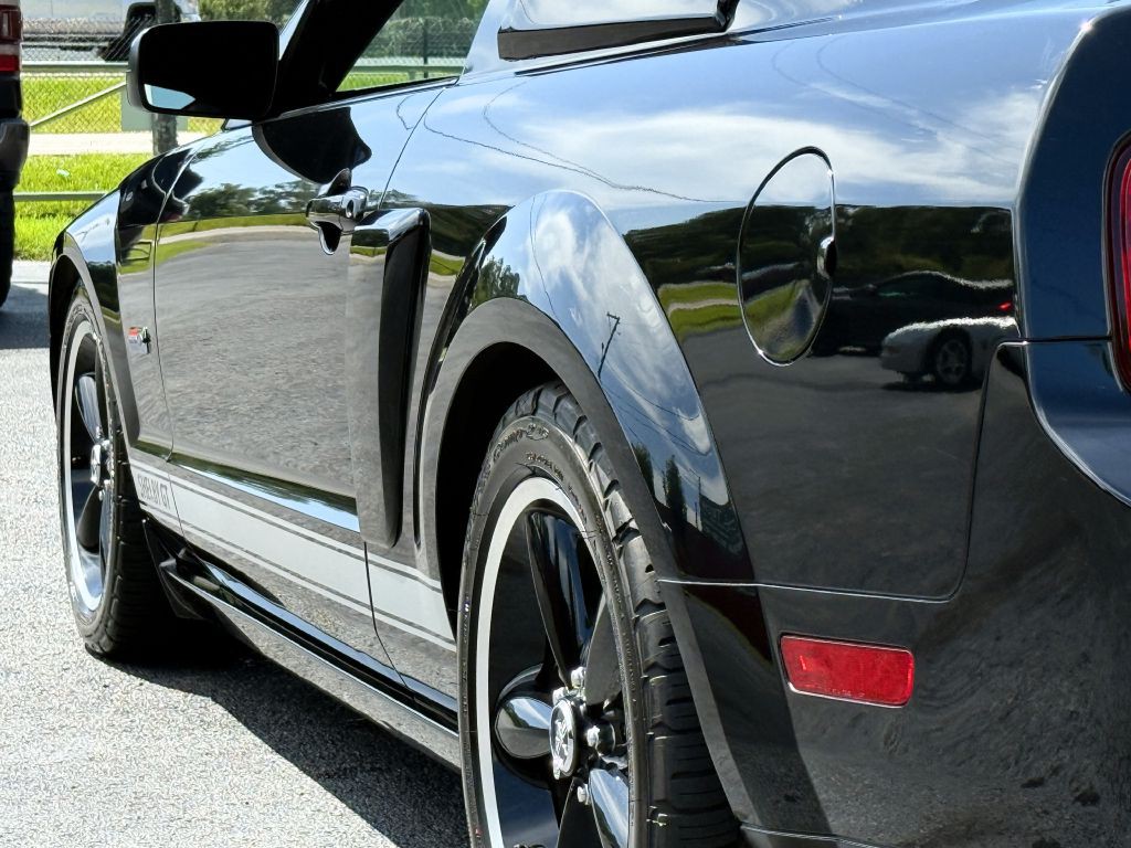 2007 Ford Mustang Image 6