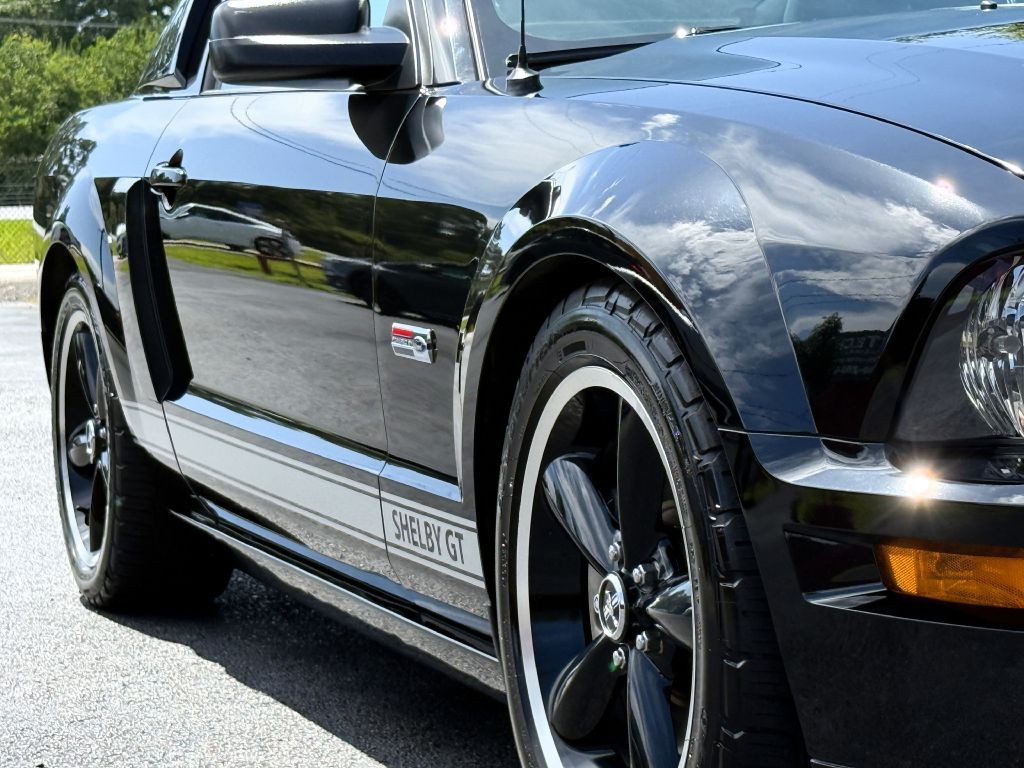 2007 Ford Mustang Image 12