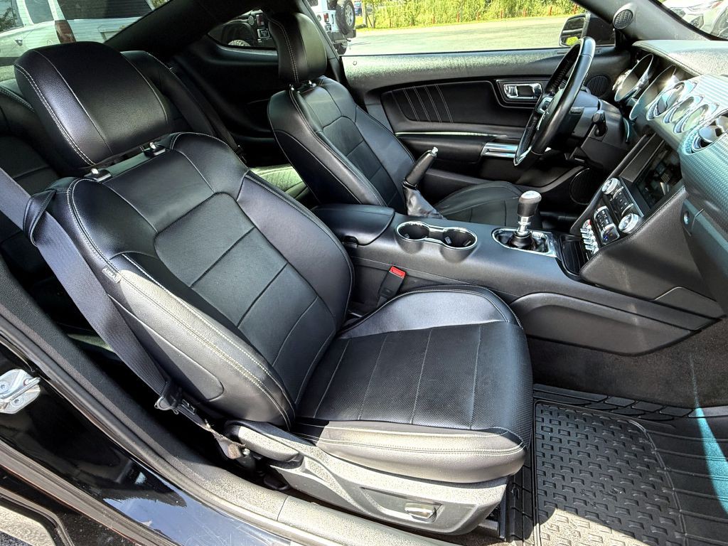 2016 Ford Mustang Image 16