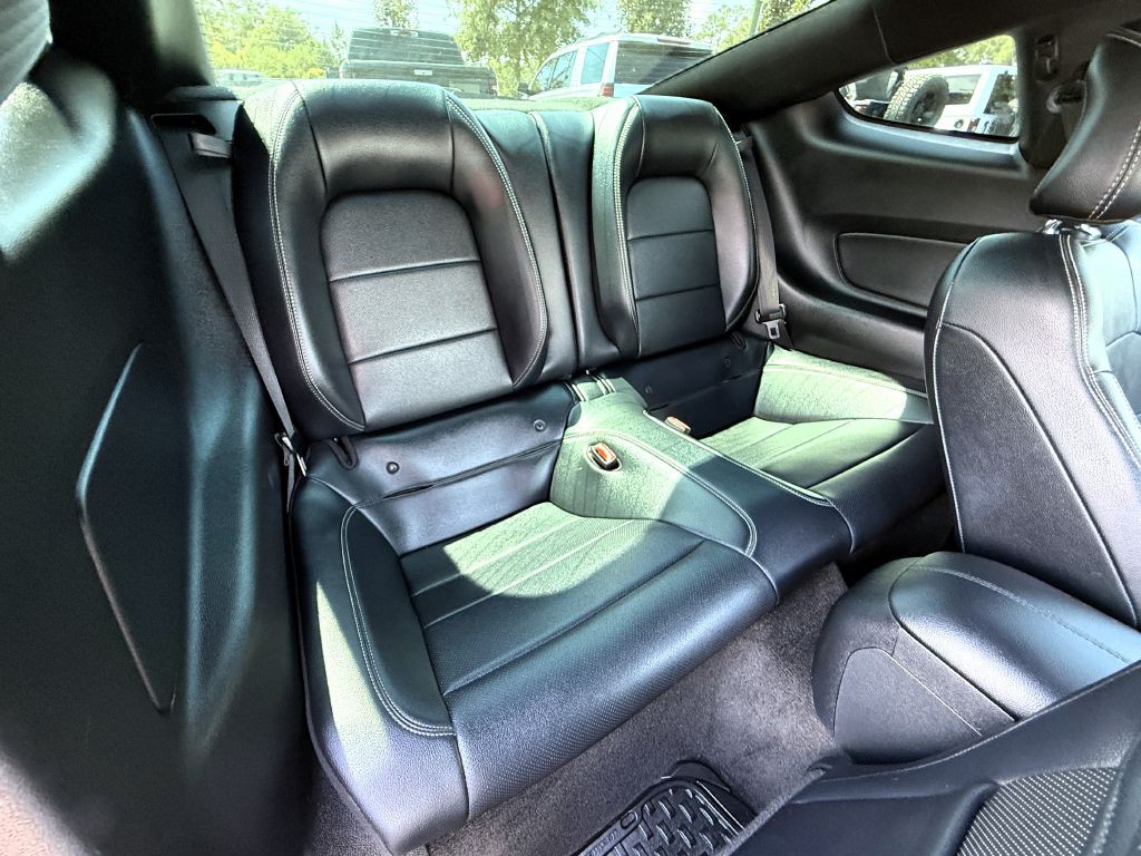 2016 Ford Mustang Image 17